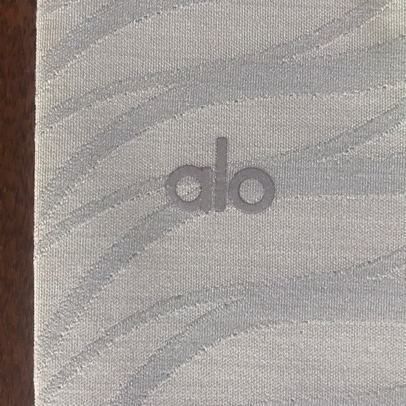 NWOT ALO airbrush leggings ๐ - Picture 5 of 5